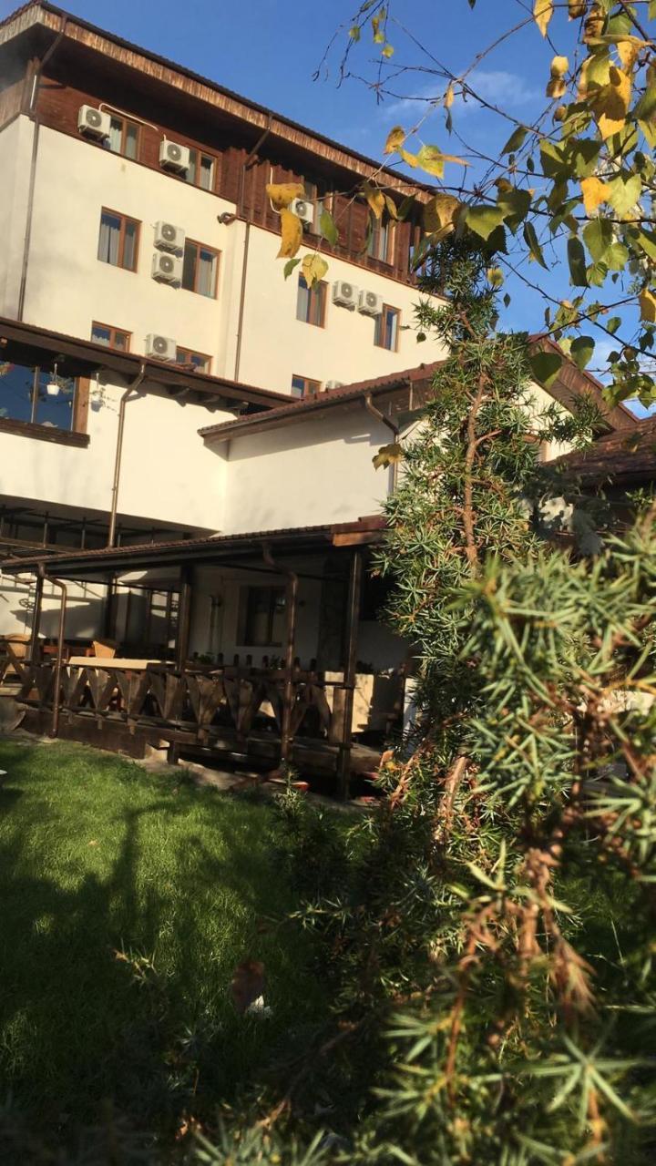 Hotel Casa Vlahilor Râmnicu Vâlcea Exterior foto